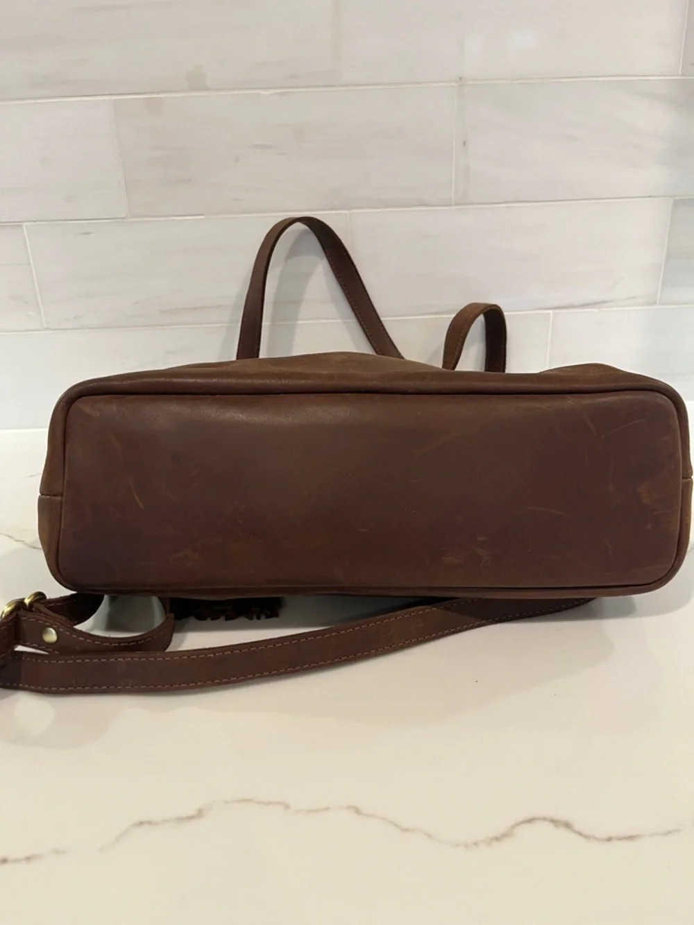 Parker Clay Eden Carryall Distressed Leather Tote Bag in Rust Brown - Picture 6 of 15